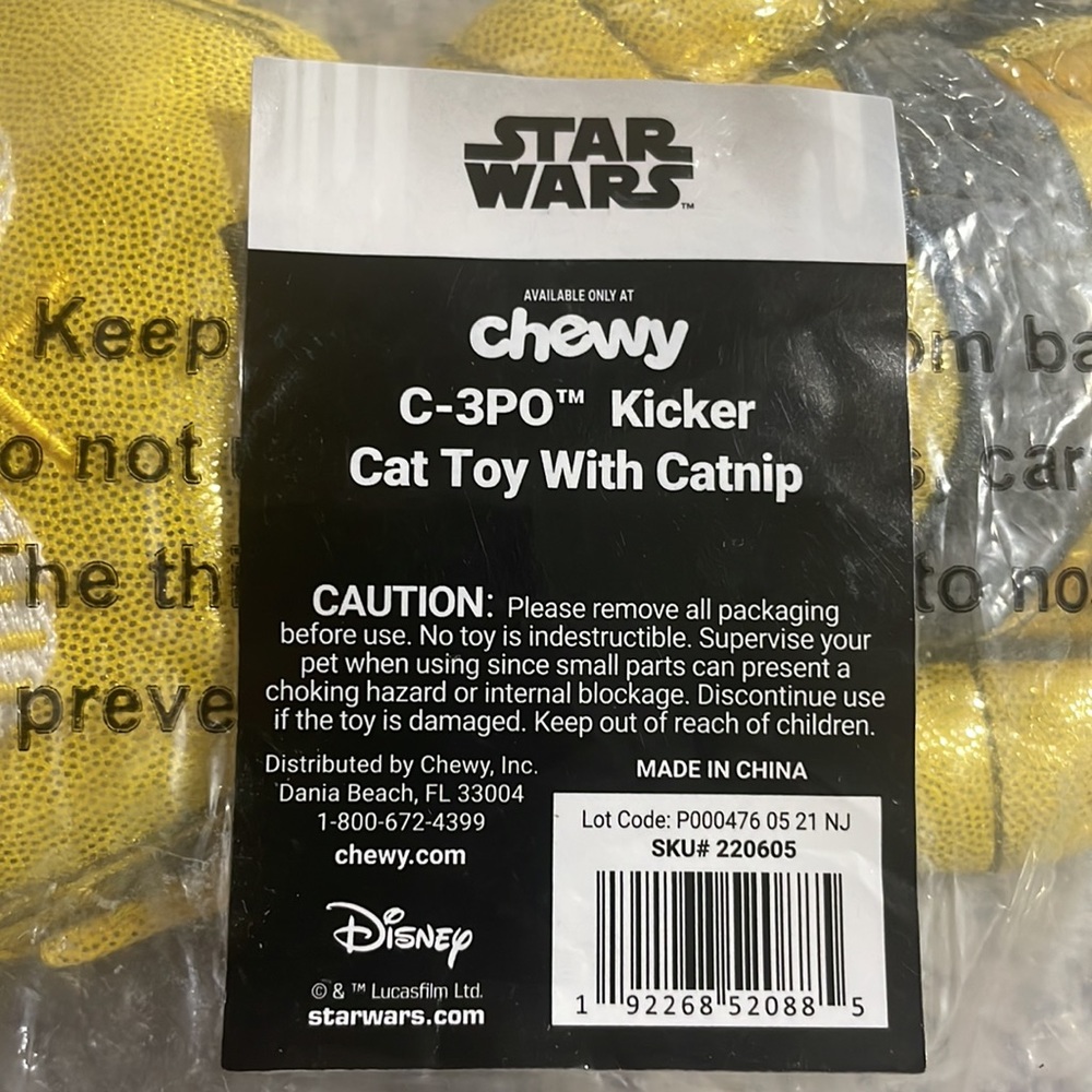 Chewy Star Wars C-3PO Kicker Cat Toy with Catnip - Picture 4 of 6